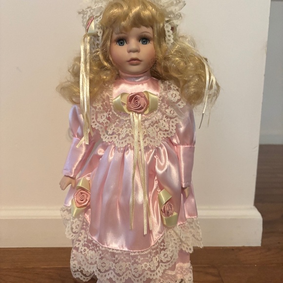 Porcelain Doll - Picture 1 of 1